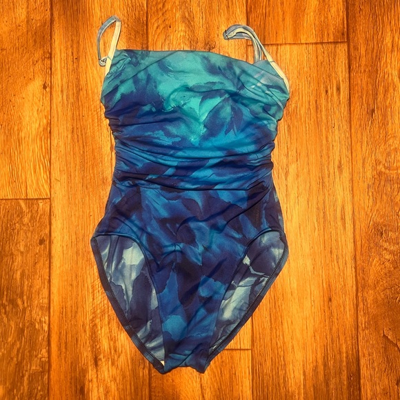 Women’s size 8- one piece electric blue swimsuit - Picture 2 of 5